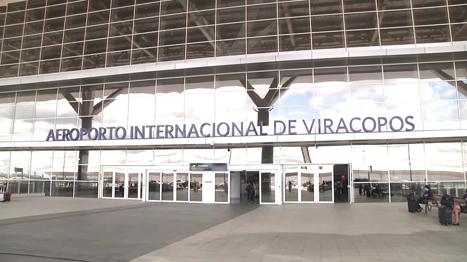 Fachada do Aeroporto de Viracopos