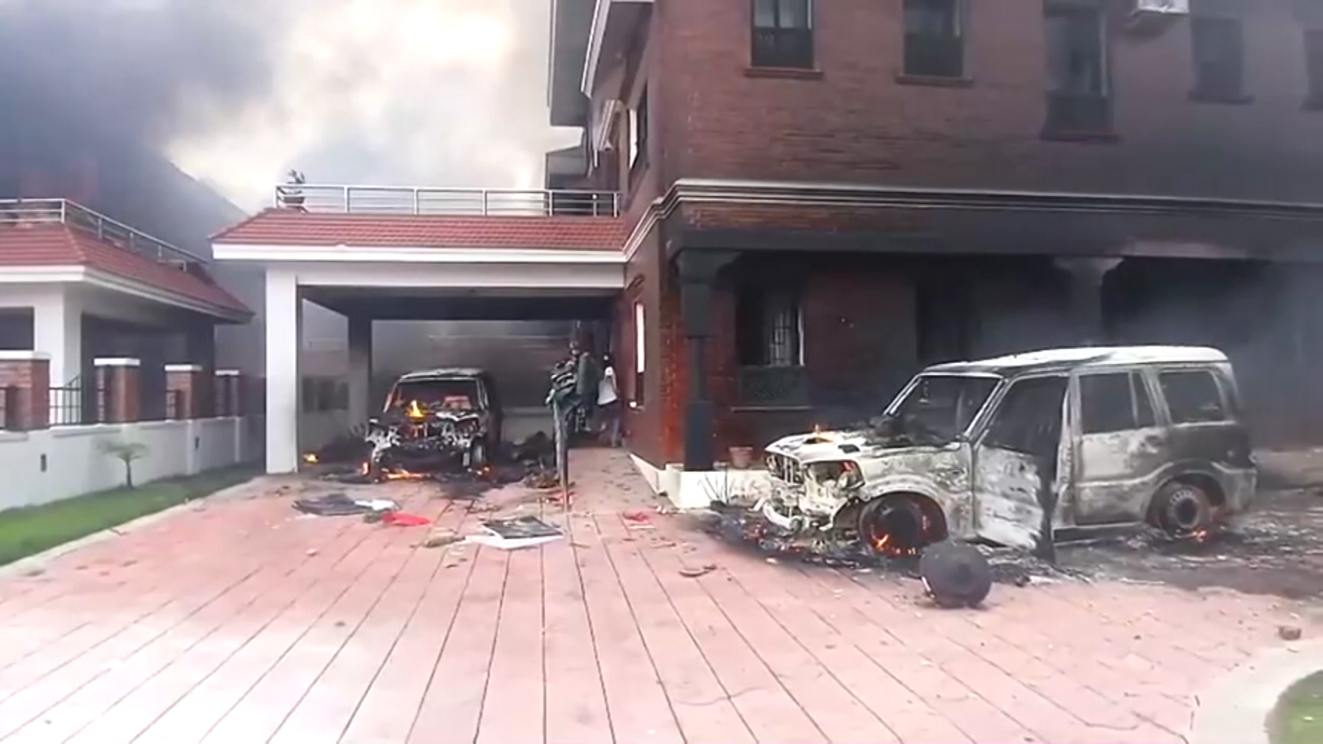 Protestos no Nepal deixam cerca de 21 mortos e premiê renuncia